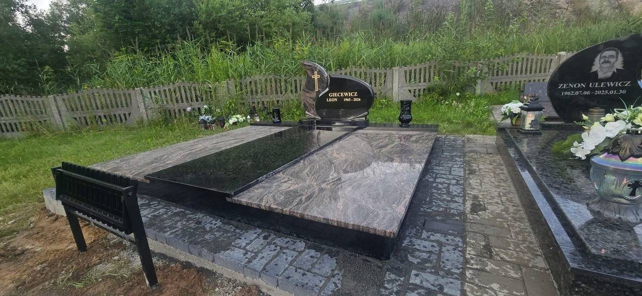 Dviguba kapavietė su paminklu ir trinkelių danga